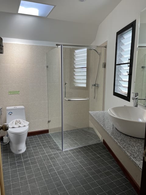 Free toiletries, towels