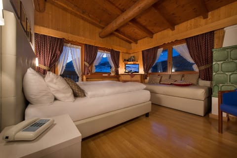 Romantic Double Room, Jetted Tub, Mountain View | View from room