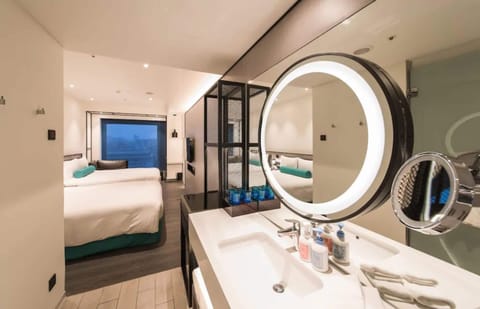 Family Quadruple Room | In-room safe, blackout drapes, soundproofing, free cribs/infant beds