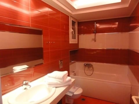 Studio, Sea View | Bathroom | Shower, hair dryer, towels