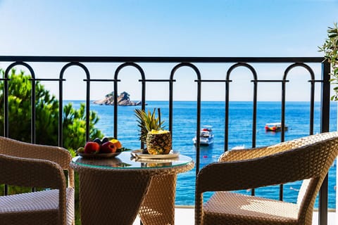 Double Room, Balcony, Sea View | Beach/ocean view