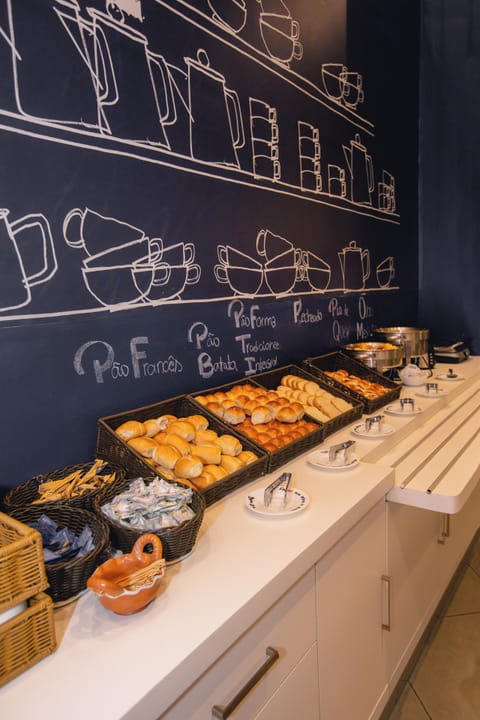 Daily buffet breakfast for a fee