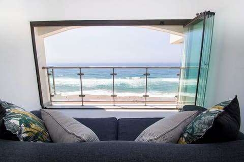 Apartment (1002 Bermudas) | Living area | 40-inch TV with satellite channels