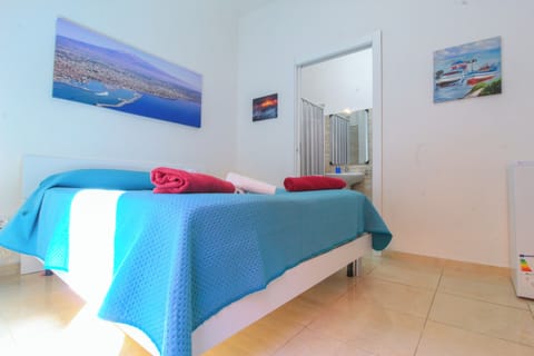 Double Room, 1 Bedroom, Private Bathroom | Desk, free WiFi