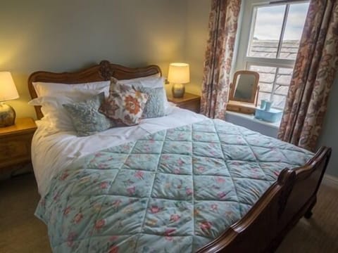 Standard Double Room, Ensuite | Hypo-allergenic bedding, bed sheets