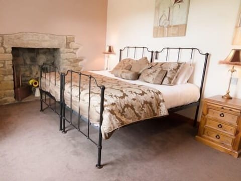 Hypo-allergenic bedding, bed sheets