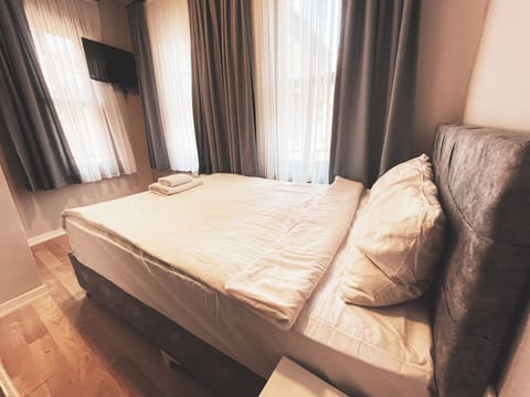 Deluxe Double Room | Premium bedding, free WiFi, bed sheets