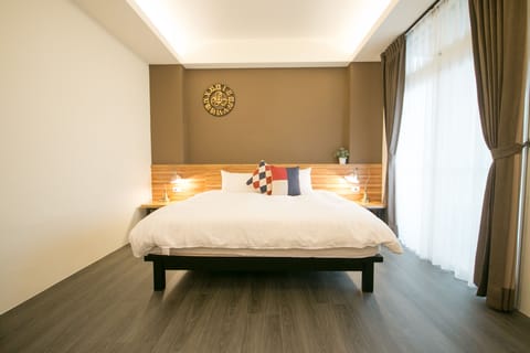 Classic Double Room, 1 Bedroom, River View | Rollaway beds, free WiFi, bed sheets
