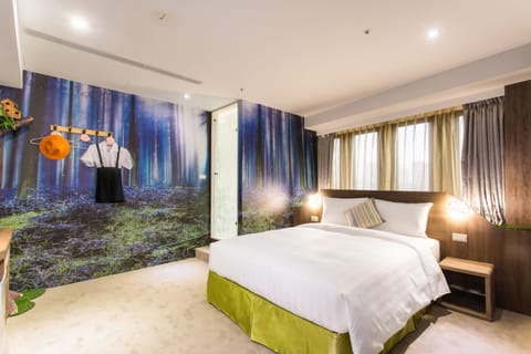 Double Room (Star) | In-room safe, desk, blackout drapes, soundproofing
