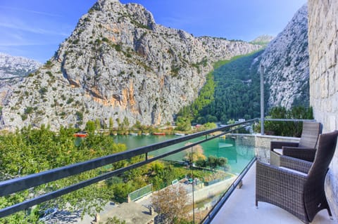 Double Room, River View with Balcony  | Balcony