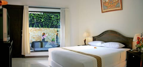 Standard Room | Minibar, desk, free WiFi, bed sheets