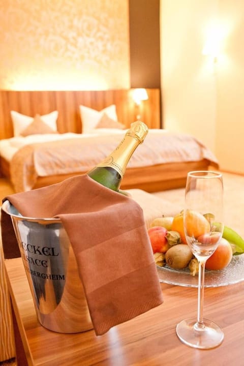 Deluxe Double Room, 1 King Bed | In-room safe, desk, soundproofing, iron/ironing board