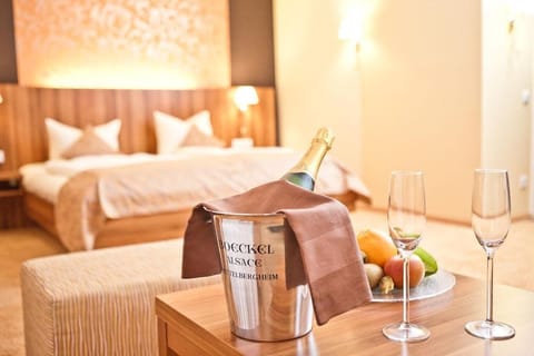 Deluxe Double Room, 1 King Bed | In-room safe, desk, soundproofing, iron/ironing board