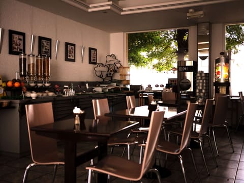 Daily buffet breakfast (EUR 13.50 per person)