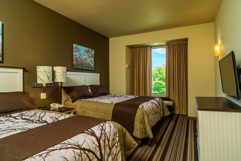 The Lodge at Cedar River, Shanty Creek Resort : One-Bedroom Suite | Desk, free wired internet, bed sheets