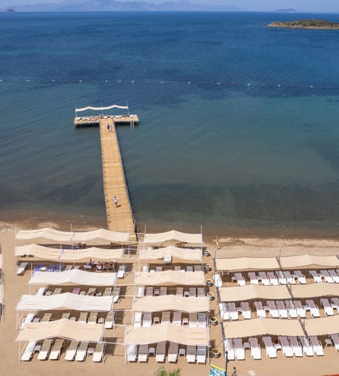 Private beach, sun loungers, beach umbrellas, beach towels