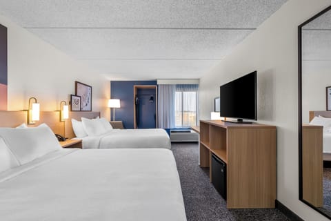 Room, 2 Queen Beds | Hypo-allergenic bedding, down comforters, iron/ironing board, free WiFi