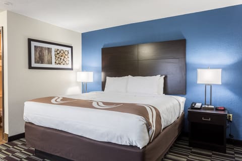 Premium bedding, desk, iron/ironing board, free cribs/infant beds