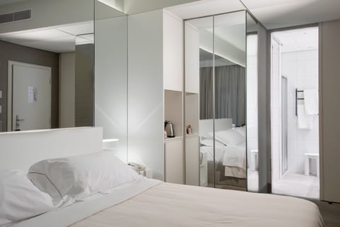 Suite with Air Conditioning | Premium bedding, down comforters, minibar, in-room safe