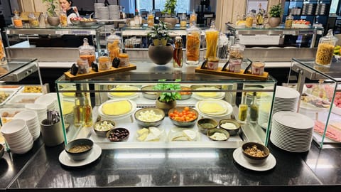 Daily buffet breakfast for a fee