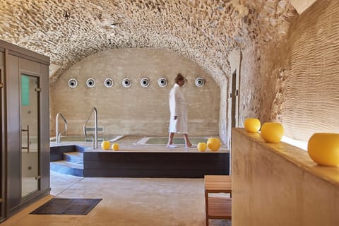 Sauna, hot tub, steam room, Turkish bath, body treatments, aromatherapy