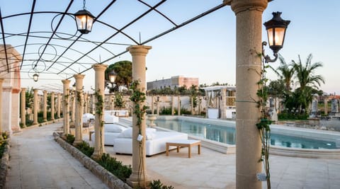 8 indoor pools, outdoor pool, sun loungers