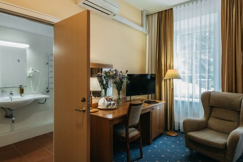 Superior Double Room | Desk, laptop workspace, blackout drapes, iron/ironing board