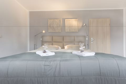 Frette Italian sheets, premium bedding, down comforters, soundproofing
