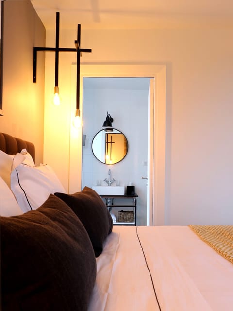 Premium bedding, in-room safe, desk, soundproofing