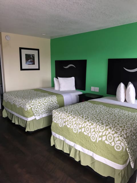 Basic Double Room, 2 Bedrooms, Non Smoking | Desk, iron/ironing board, free WiFi, bed sheets