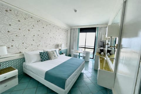 Superior Double Room | Minibar, in-room safe, individually furnished, desk