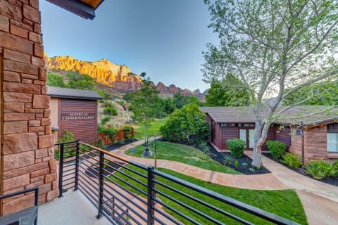 LaFave South: Echo Canyon | Balcony view
