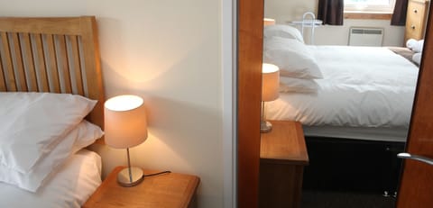 Apartment, 2 Bedrooms | 2 bedrooms, memory foam beds, iron/ironing board, free WiFi