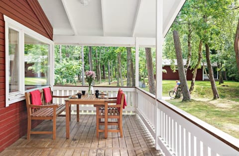 Standard Cottage (Excluding Towels, Sheets, Cleaning) | Bathroom | Shower