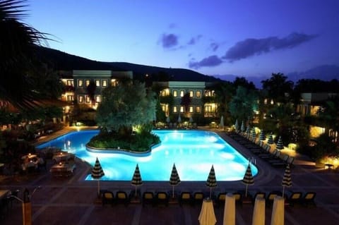 2 outdoor pools, pool umbrellas, sun loungers