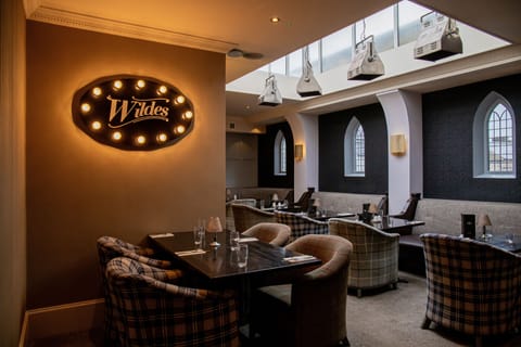 Breakfast, lunch, dinner served; local cuisine