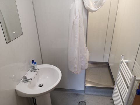 Family Room, 1 Bedroom | Bathroom | Toilet paper