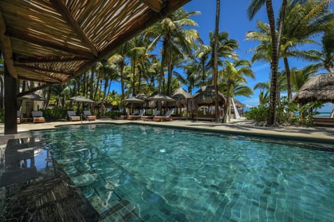 4 outdoor pools