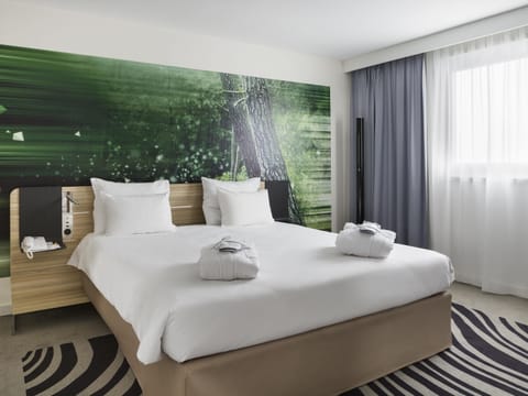 Suite, 1 Double Bed | 1 bedroom, premium bedding, in-room safe, desk