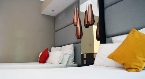 Basic Twin Room | Premium bedding, free minibar, desk, iron/ironing board