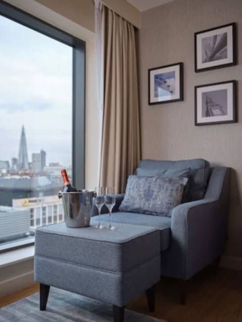 Premium Studio, 1 King Bed, City View | 1 bedroom, premium bedding, in-room safe, desk