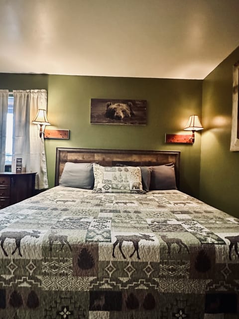 Deluxe Cabin | Free WiFi, bed sheets