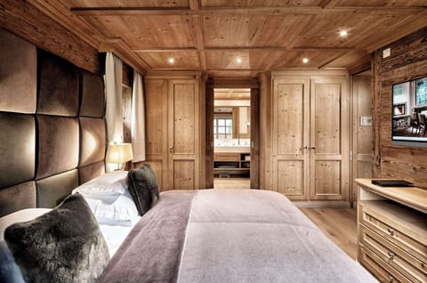 Minibar, in-room safe, free cribs/infant beds, rollaway beds