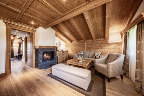 Landhaus Suite Superior | Minibar, in-room safe, free cribs/infant beds, rollaway beds