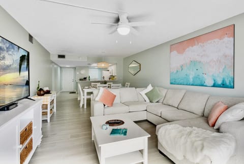 Condo, 3 Bedrooms, Ocean View | Living room