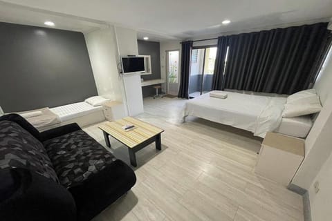 Standard Triple Room | Desk, free WiFi, bed sheets
