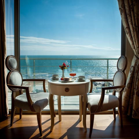 Suite, 1 King Bed | Balcony