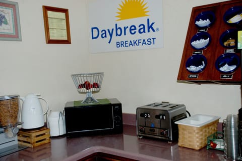 Free daily continental breakfast