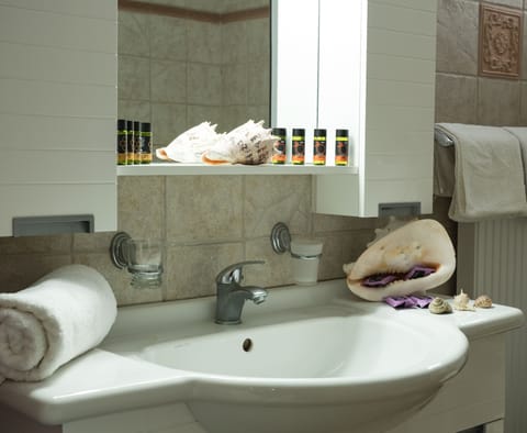 Basic Apartment, 2 Bedrooms (Aphrodite) | Bathroom sink