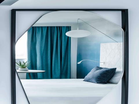 Standard Room, 1 Double Bed | In-room safe, desk, blackout drapes, soundproofing